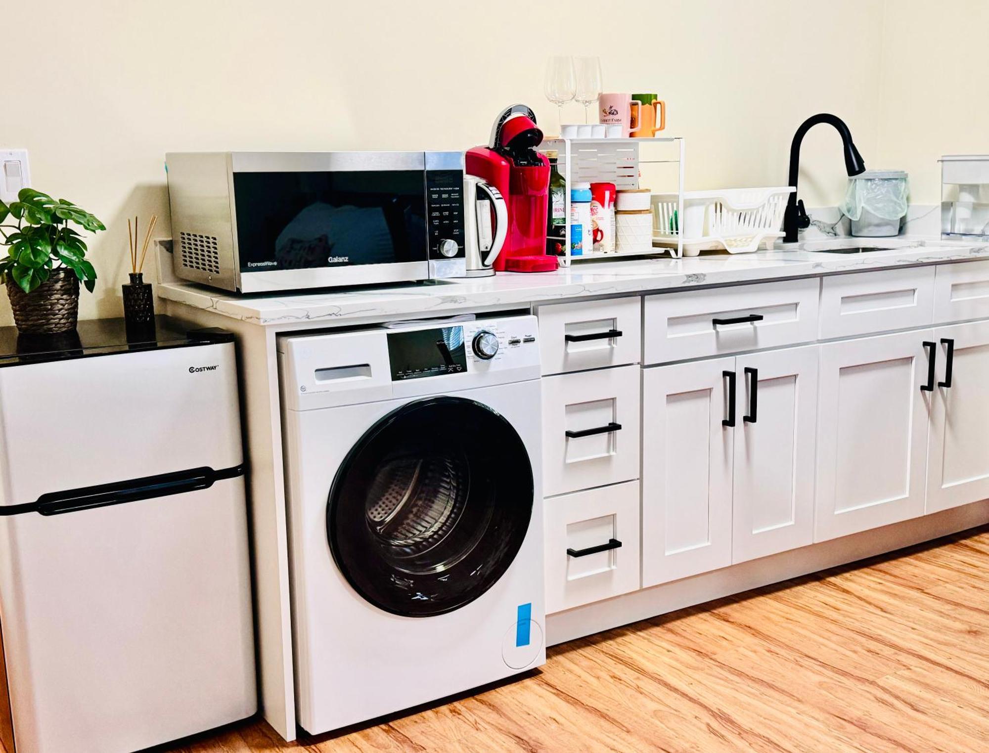 Cozy 2 Beds Spacious Rooms,Close To Transit Vancouver Exterior photo