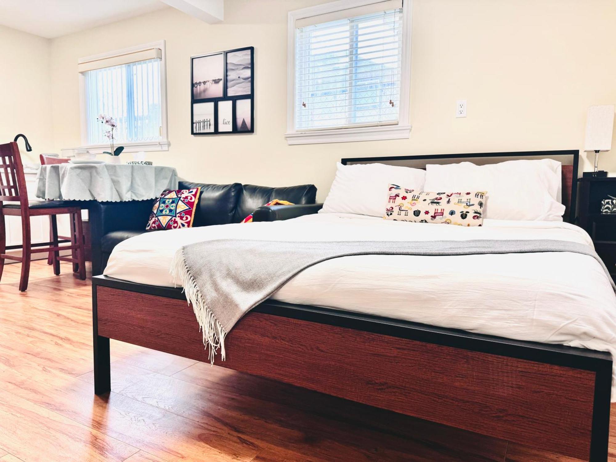 Cozy 2 Beds Spacious Rooms,Close To Transit Vancouver Exterior photo