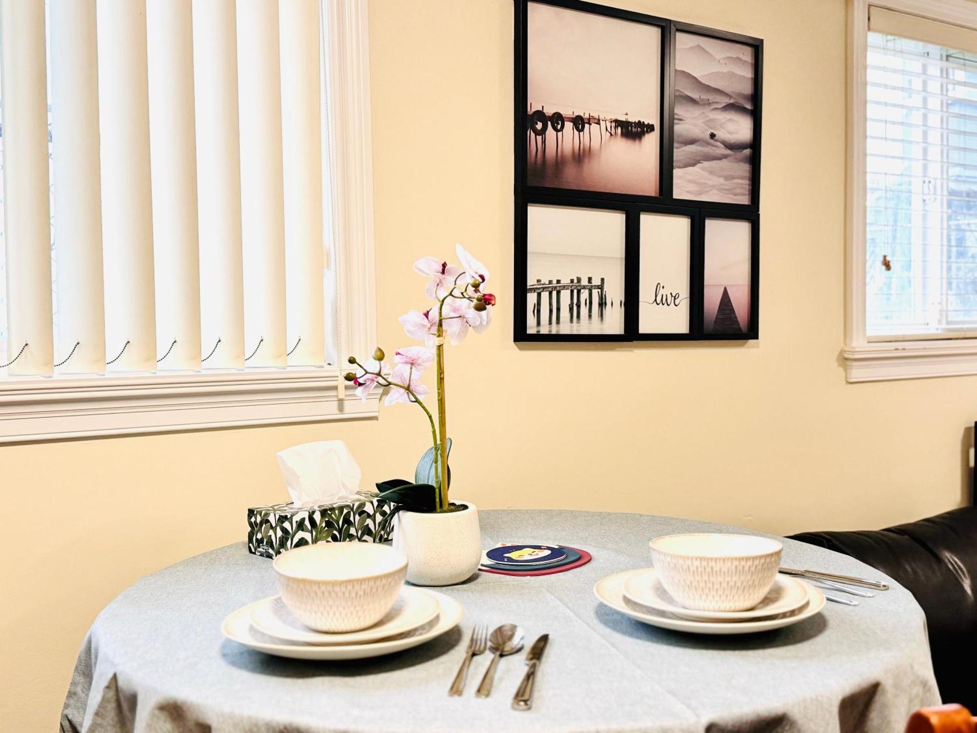 Cozy 2 Beds Spacious Rooms,Close To Transit Vancouver Exterior photo